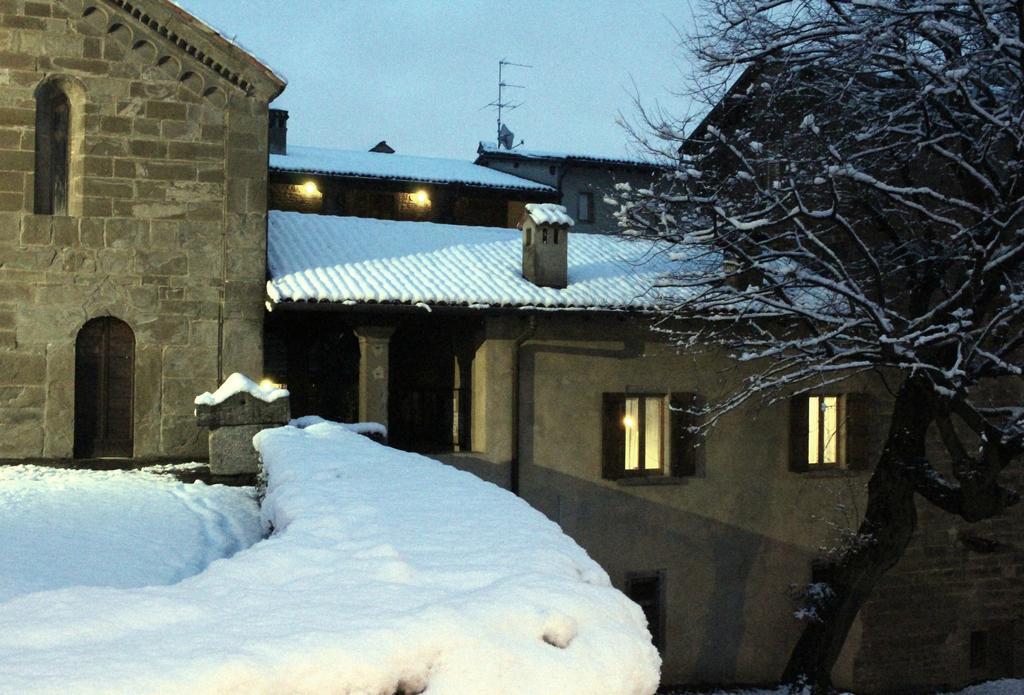 Historical House Medieval Abbey - Al Chiostro Sotto il Monte Rum bild